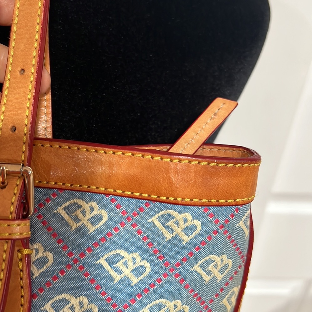 GUC beautiful Dooney & Bourke Handbag 👜 - Picture 17 of 17